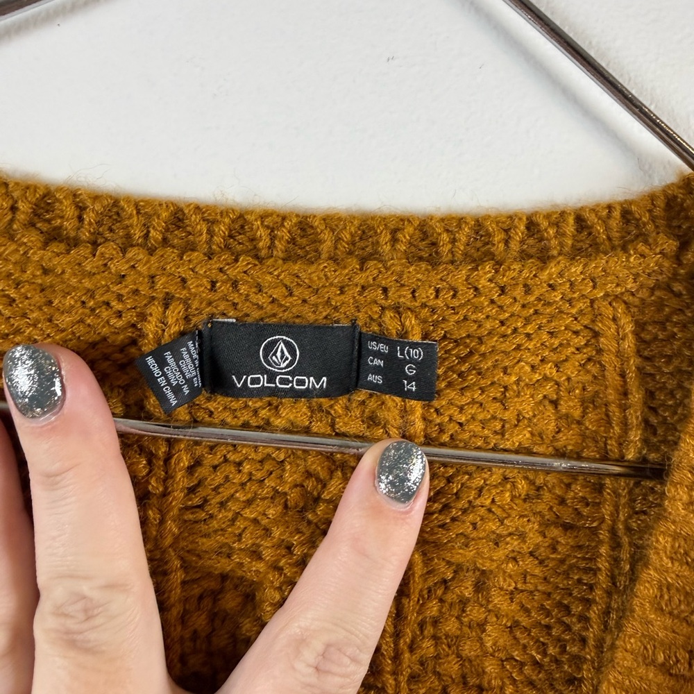 Volcom sweater - Picture 2 of 2